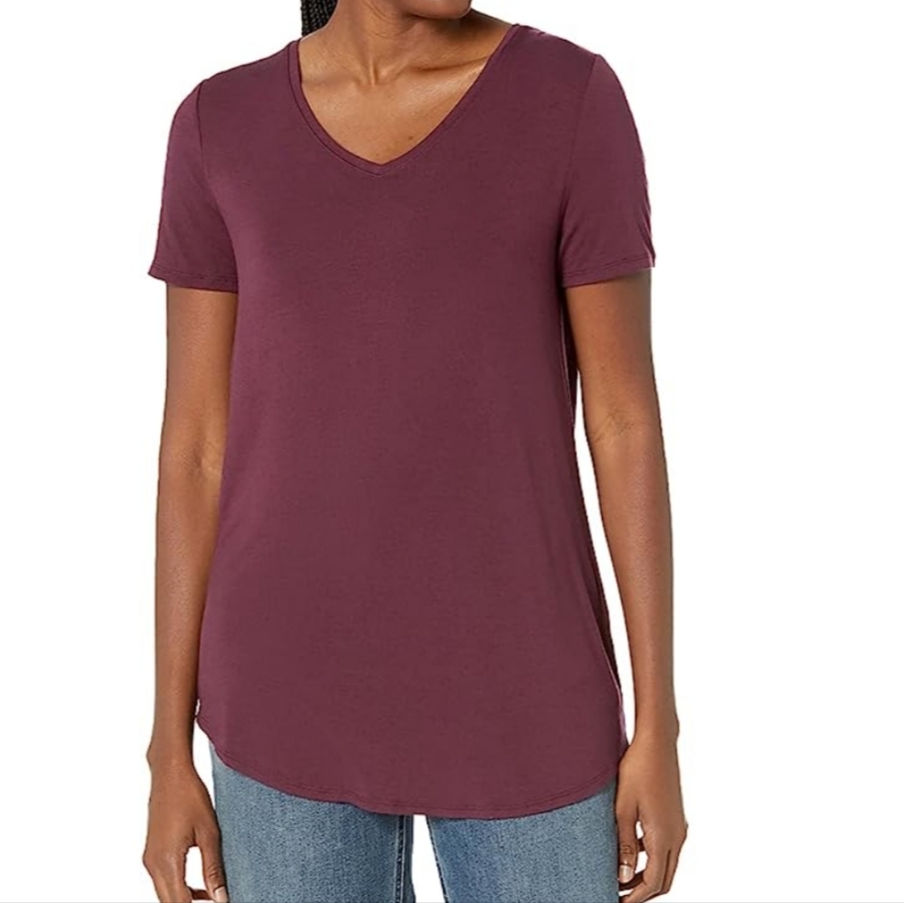 Nwt amazon essentials Burgundy Tunic tshirt